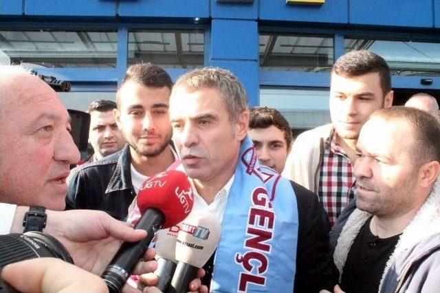 Trabzonspor’un Yeni Teknik Direktörü Ersun Yanal Özel Uçakla Trabzon’a Geldi