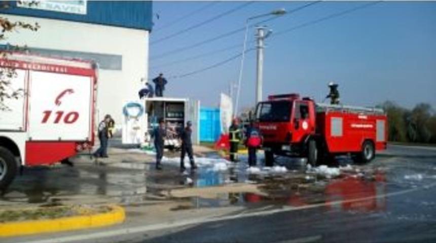 Mazot Tankı &Uuml;retimi Yapan İş Yerinde Yangın Paniği