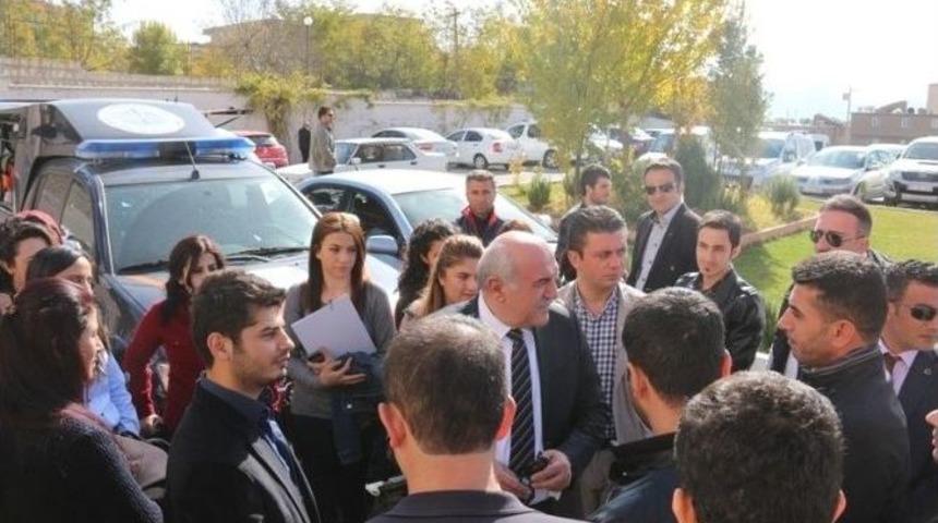 Vali İpek Umke Eğitimi Alan Sağlık &Ccedil;alışanları İle Sohbet Etti