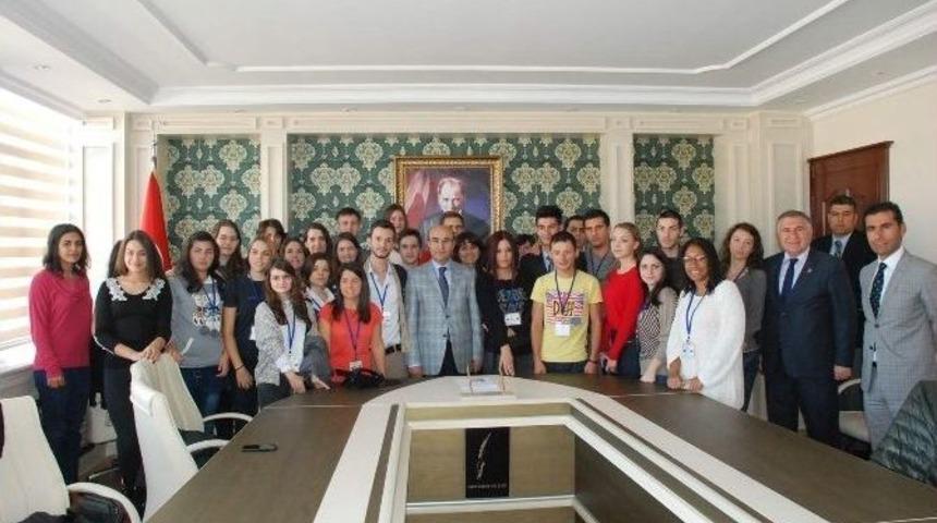 Avrupalı Gen&ccedil;lerden Vali Demirtaş&rsquo;a Ziyaret