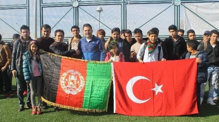 Afgan M&uuml;lteciler Futbol Turnuvasında Biraraya Geldi