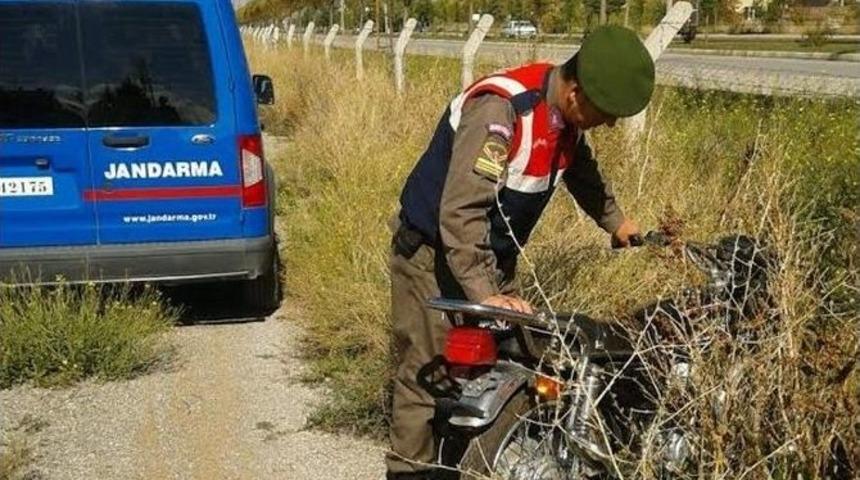 Jandarma Sazlar Arasında Motosiklet Buldu