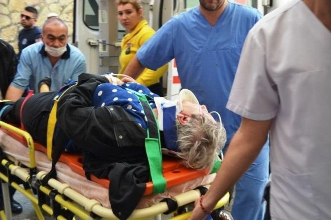 Ayvalık&rsquo;ta Kaza: 1 &Ouml;l&uuml;, 3 Yaralı