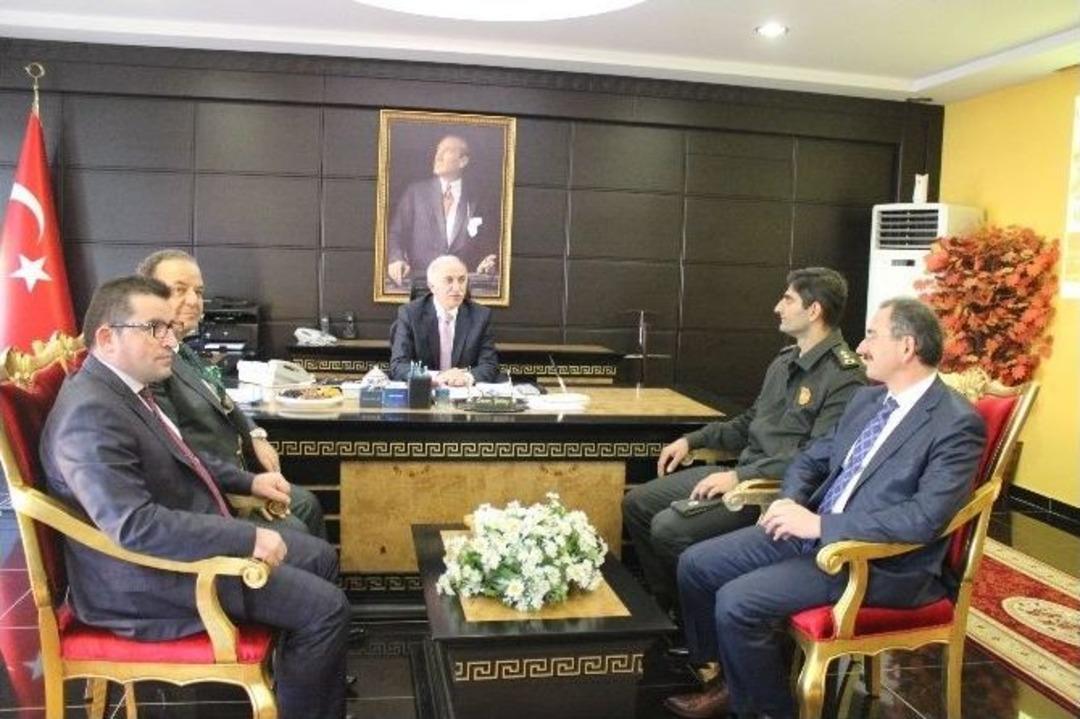 Vali Şahin &Ccedil;arşamba&rsquo;da