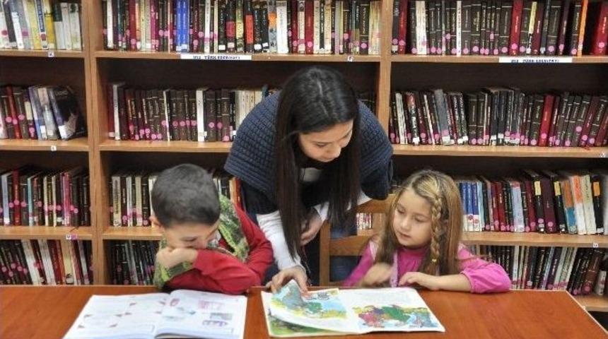 "&ccedil;ocuk Kitapları Haftası&rsquo;nda" K&uuml;t&uuml;phane İle Tanıştılar
