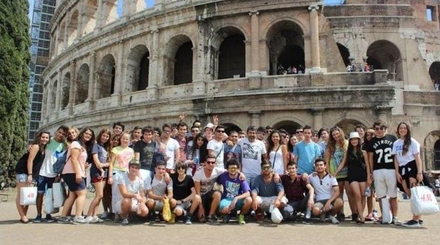 Kuşadalı &Ouml;ğrenciler, Avrupa Otellerinde Staj G&ouml;r&uuml;yor