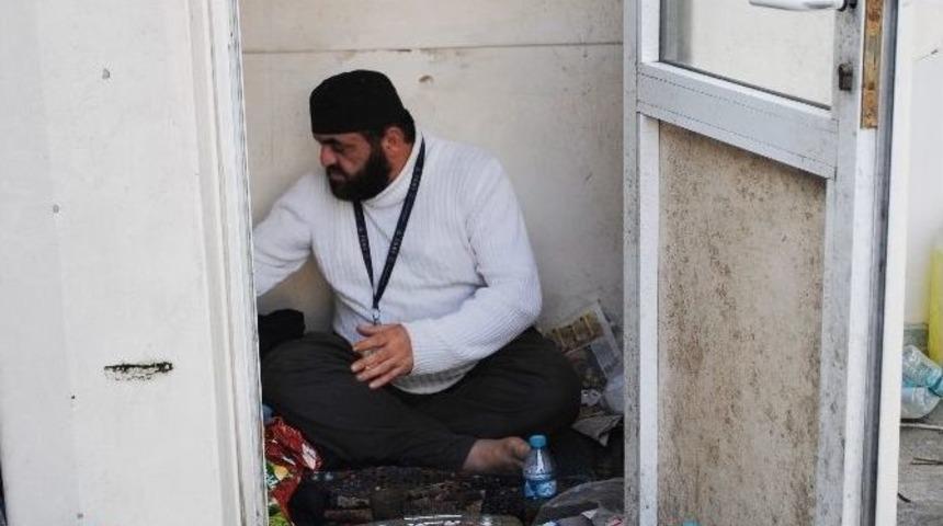 (&ouml;zel Haber) Dakikada 10 Defa T&uuml;k&uuml;ren Adamın Dramı