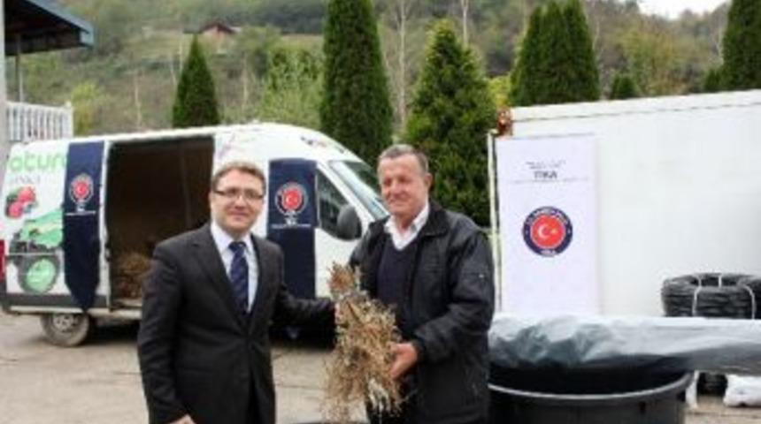 Tika Desteğiyle Bosna &Uuml;retmeye Devam Ediyor