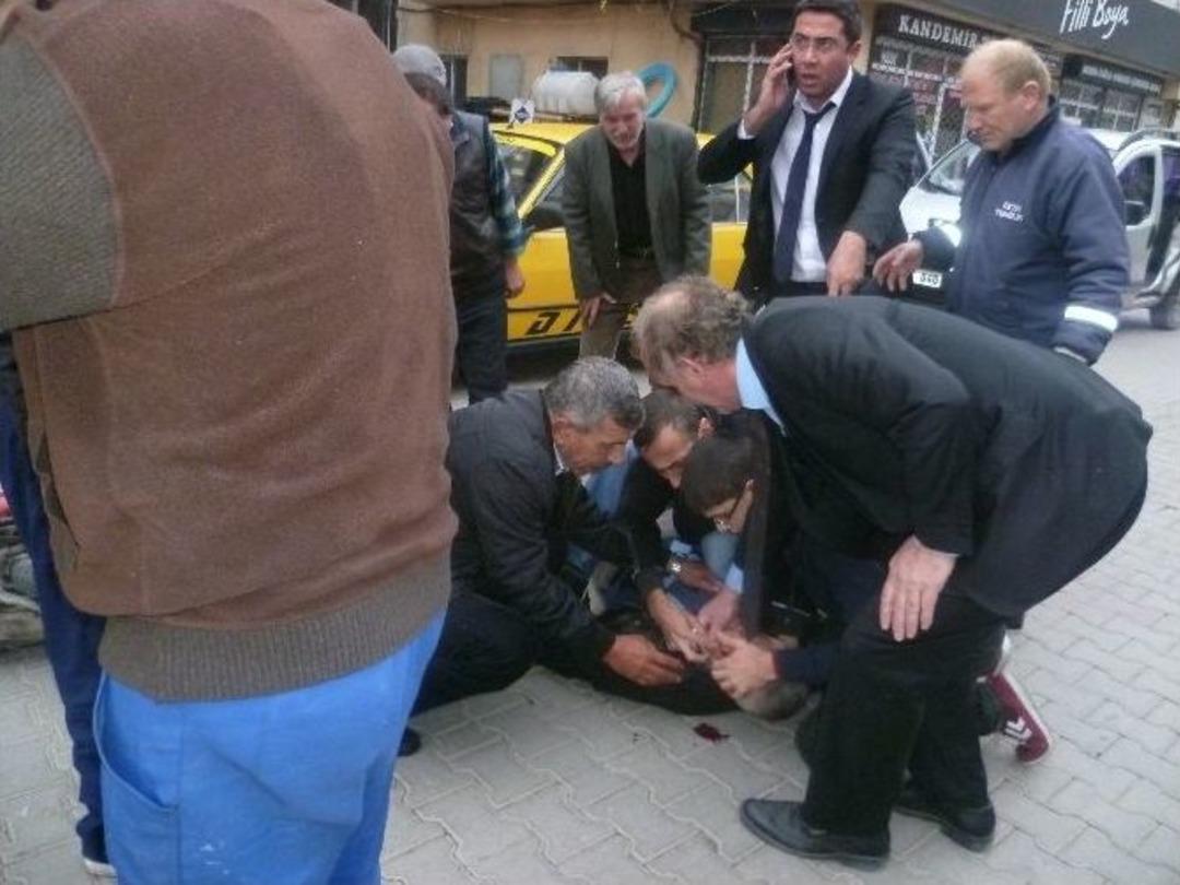 Cenazeye Geldi, Kazada Ağır Yaralandı