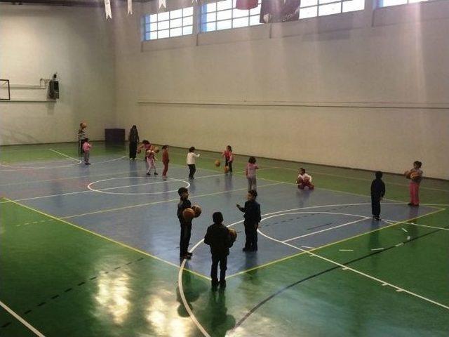 Çilimli’de Basketbolun Meyvesi 2 Takım