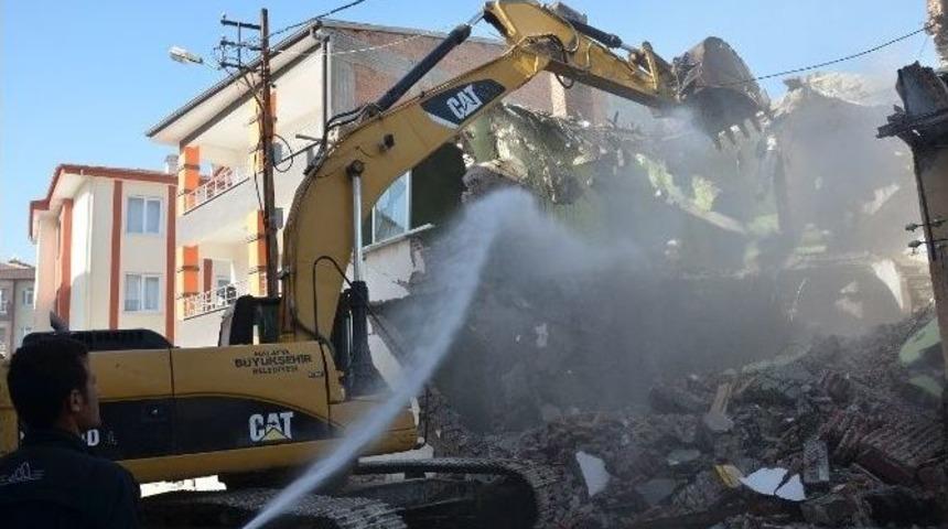 Metruk Evler Yıkılıyor