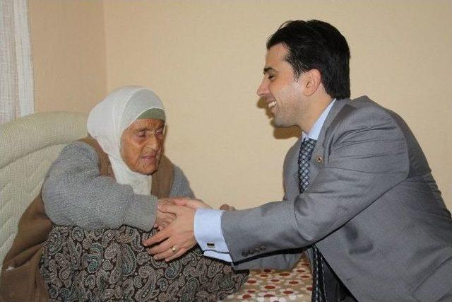 Öğrenciler Yoksul Ailelerin Yüzünü Güldürdü 1