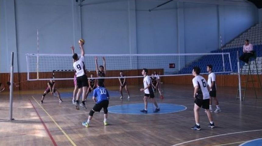 Rize&rsquo;de Okul Sporları Heyecanı Başladı