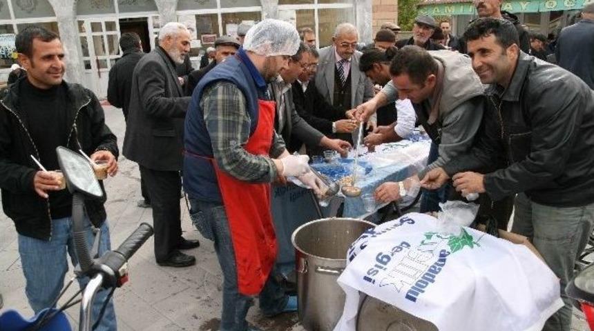 Kulu&rsquo;da 6 Bin Kişiye Aşure İkram Edildi