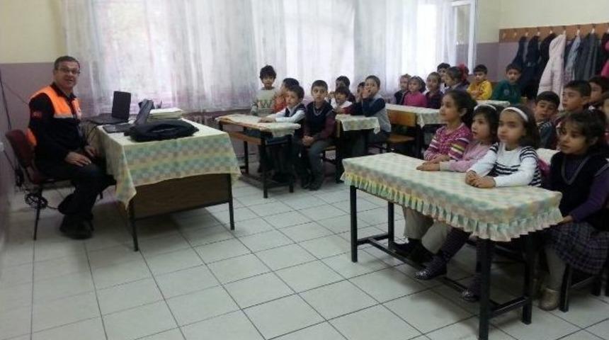 &Ouml;ğrencilere Doğal Afetler Ve Deprem Anlatıldı