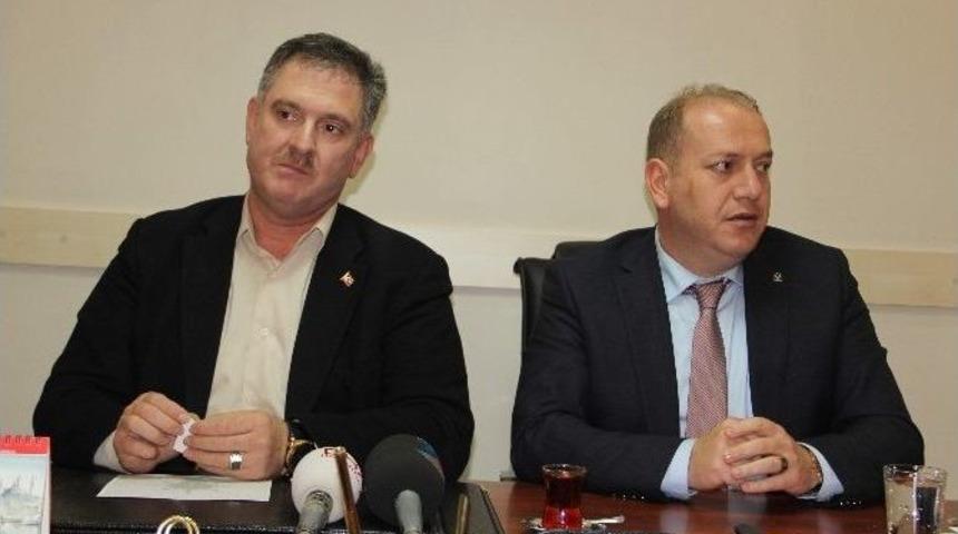 Ak Parti İl Ve Merkez İl&ccedil;e Başkanı Gazetecilerle Bir Araya Geldi