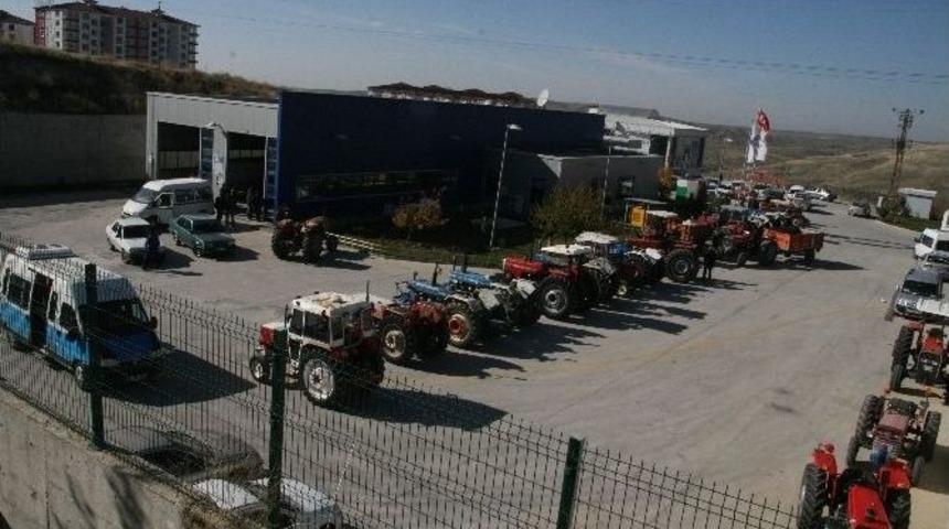 Yozgat&rsquo;ta Aftan Yararlanmak İsteyen Trakt&ouml;r S&uuml;r&uuml;c&uuml;leri Ara&ccedil; Muayene İstasyonlarına Koştu