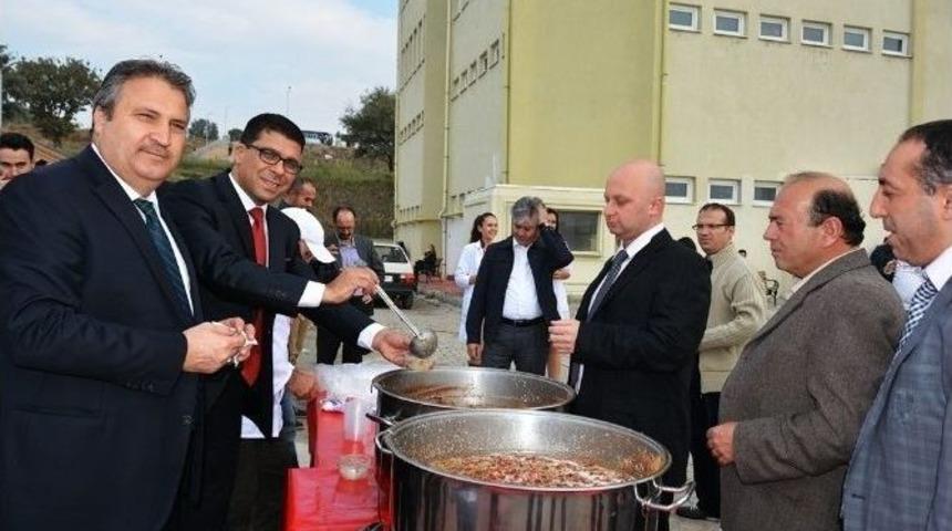 Yunusemre Kent Konseyi&rsquo;nden &Ouml;ğrencilere Aşure İkramı