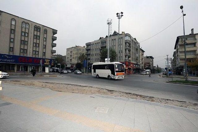 Sakarya Caddesinde Çalışmalar Devam Ediyor