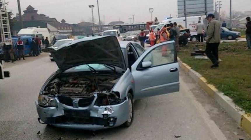 D&uuml;zce&rsquo;de Trafik Kazası: 3 Yaralı