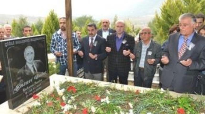 Merhum Başkan Ensari Bulut Kabri Başında Anılacak