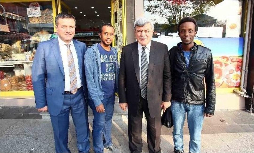 Başkanlardan İstiklal Caddesinde Esnaf Turu