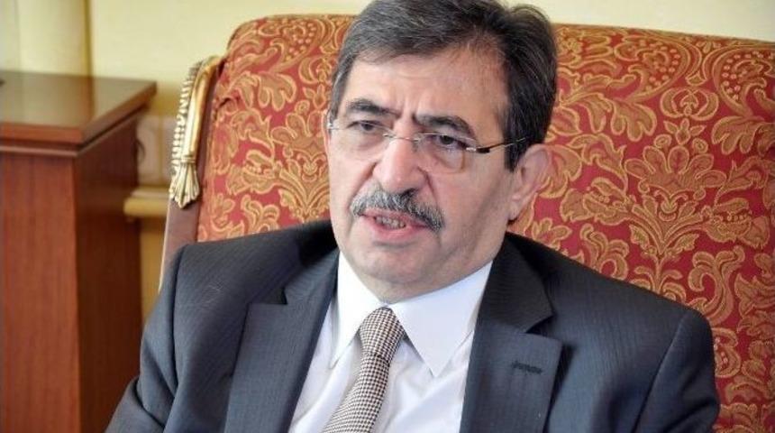 &Ccedil;evre Şehircilik Bakanı İdris G&uuml;ll&uuml;ce: