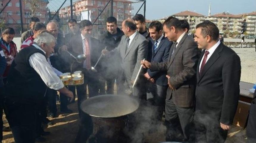 Aşurenin Bereketi Okulda Yaşandı