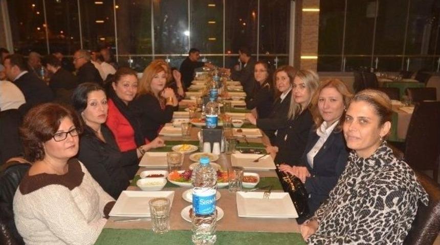 Se&ccedil;im Zaferinin Yorgunluğunu Attılar