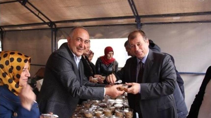 Çiftlikköy Belediyesi Aşure Dağıttı