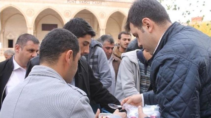 Mardin&rsquo;de 5 Bin Kişiye Aşure Dağıtıldı