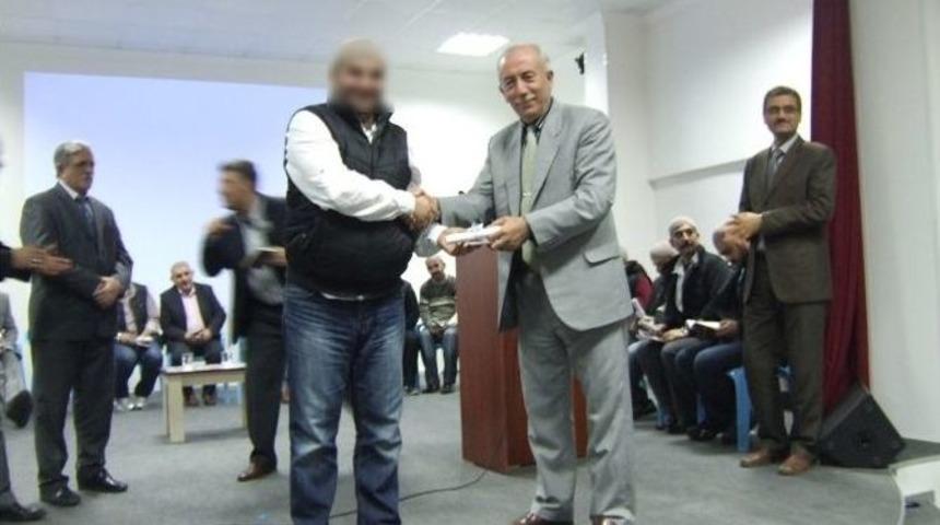 Kuran&rsquo;ı Kerim&rsquo;i Okumayı &Ouml;ğrenen Tutuklu Ve H&uuml;k&uuml;ml&uuml;lere Sertifika