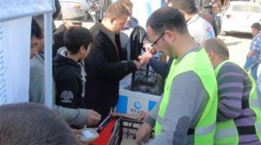 Beşir Derneği ile Semerkant temsilciliğiVatandaşlara Aşure Dağıttı