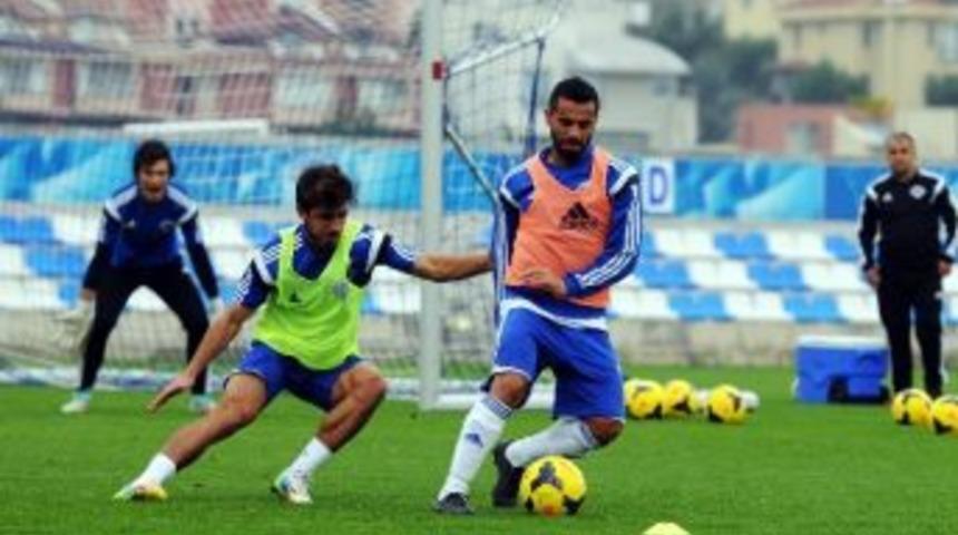 Kasımpaşa, Beşiktaş Ma&ccedil;ı Hazırlıklarını S&uuml;rd&uuml;r&uuml;yor