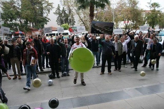 Karşıyakalı Taraftarlar, Belediyeyi Topa Tuttu