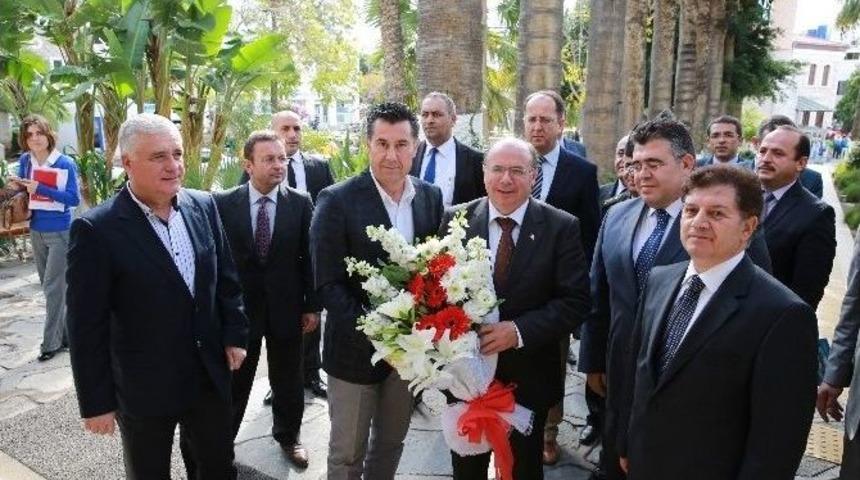 Muğla Valisi &Ccedil;i&ccedil;ek&rsquo;ten Başkan Kocadon&rsquo;a Ziyaret