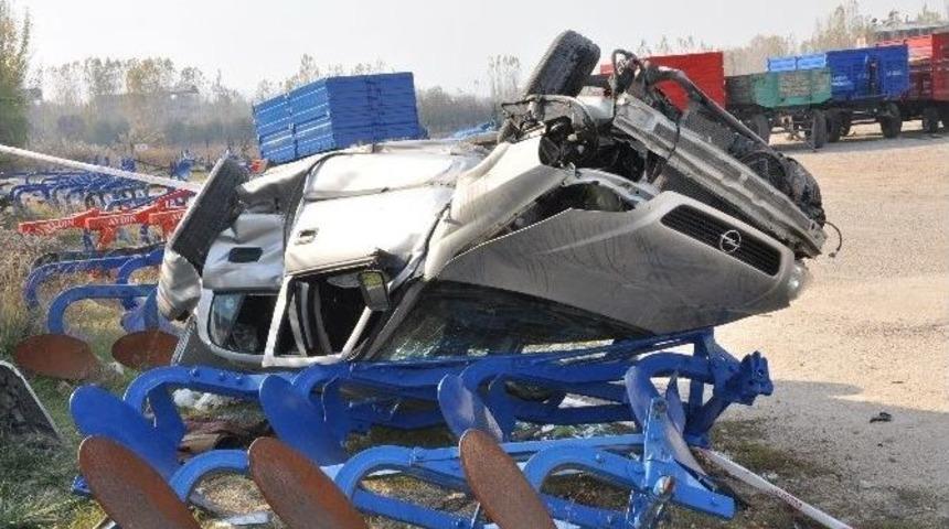 Takla Atan Otomobil Pulluğun &Uuml;zerine D&uuml;şt&uuml;: 1 Yaralı