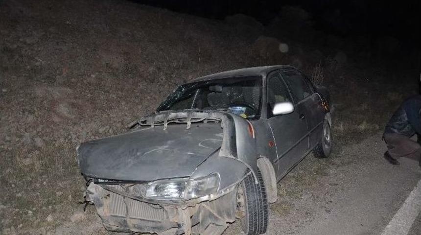 Otomobil Tır&rsquo;a &Ccedil;arptı: 1 Yaralı