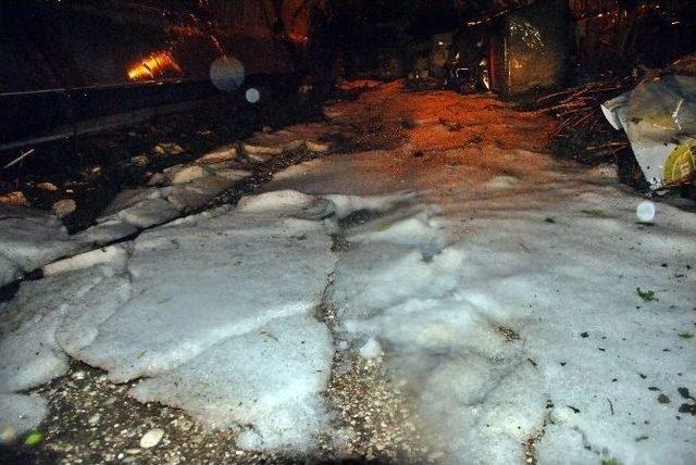 Demre&rsquo;yi Yağmurdan Sonra Dolu Vurdu 1