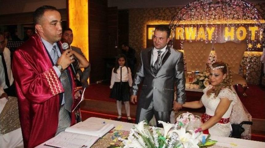 D&uuml;nya Halter Şampiyonu Nazmiye Uslu, D&uuml;nya Evine Girdi