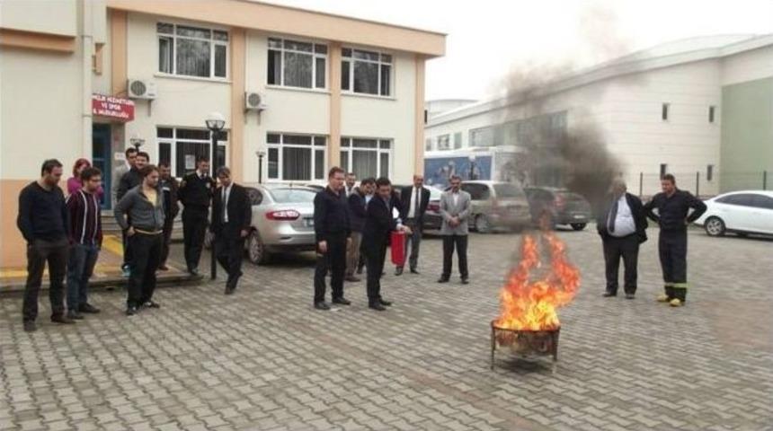 Yalova Gen&ccedil;lik Ve Spor İl M&uuml;d&uuml;rl&uuml;ğ&uuml;&rsquo;nde Yangın Tatbikatı