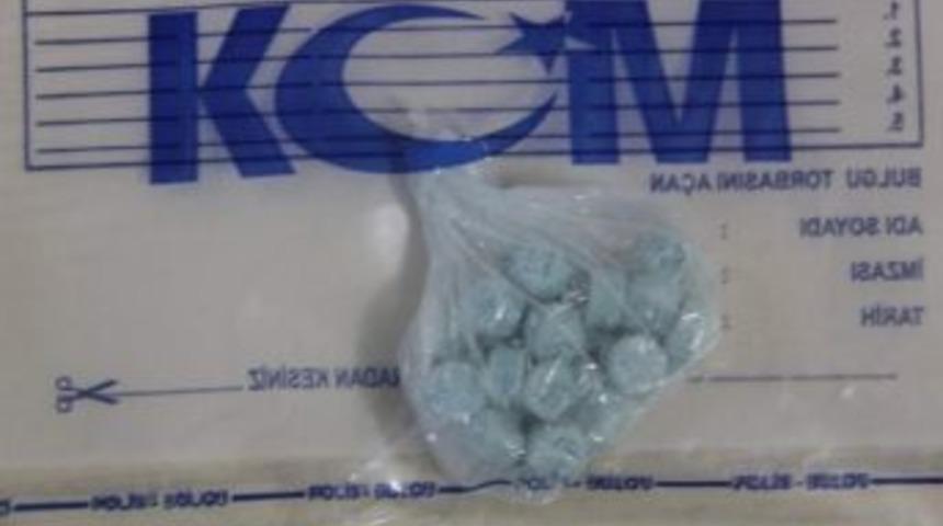 Afyonkarahisar&rsquo;da Polis 33 Adet Ecstasy Hap Ele Ge&ccedil;irdi
