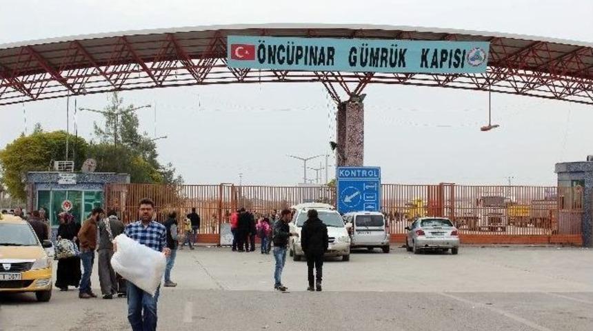 &Ouml;nc&uuml;pınar Sınır Kapısı&rsquo;ndan Suriyelilerin Giriş- &Ccedil;ıkışları S&uuml;r&uuml;yor