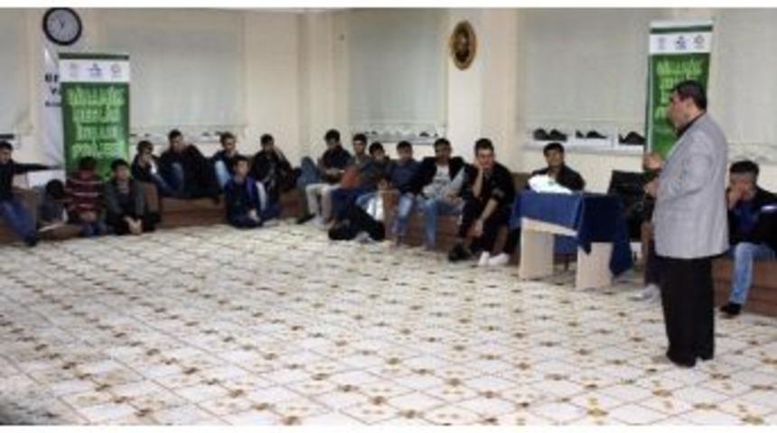 Yeşilay&rsquo;dan Ensar Vakfı &Ouml;ğrencilerine Zararlı Alışkanlıklar Dersi