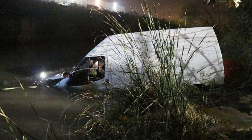 Virajı Alamadı, Dereye U&ccedil;tu