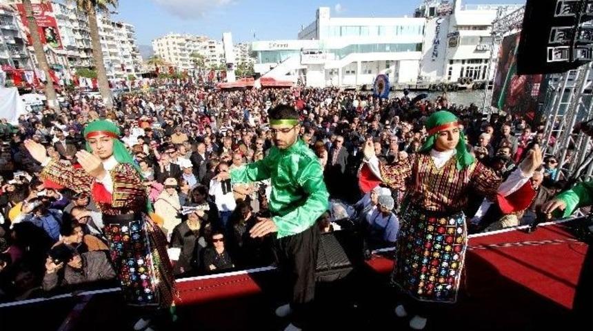 Karşıyaka&rsquo;da 15 Bin Kişilik Aşure G&uuml;n&uuml;