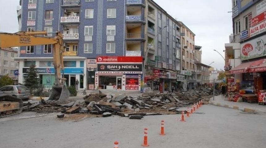 Yunus Emre Caddesinde Alt Yapı &Ccedil;alışmaları