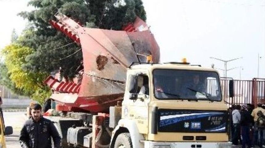 G&ouml;r&uuml;ş A&ccedil;ısını Kapatan Ağa&ccedil;lar Başka Yere Naklediliyor