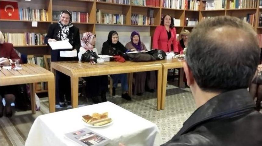 "bayraklarda Hilalimiz-g&uuml;ldeste 1" Şiir Kitabı Tanıtıldı