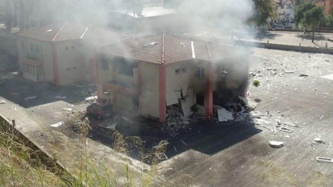 Manavgat&rsquo;ta Okul Binasında Patlama: 1 Yaralı